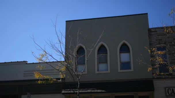 Establishing Shot Second Story Unique Set Windows — Stock Video