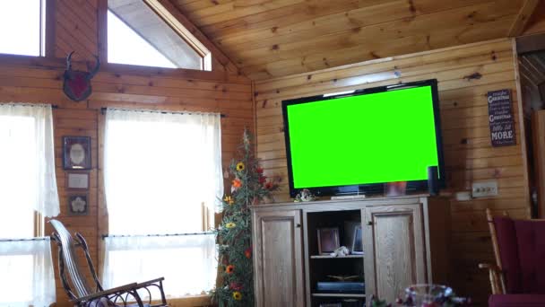 Televisore Schermo Verde Uno Stand Intrattenimento Casa Casetta Legno Paese — Video Stock