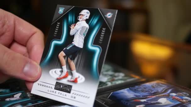 Pittsburgh December 2018 Nfl Trading Card Luke Falk Miami Dolphins — Stockvideo