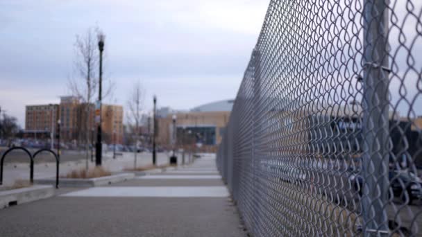 Clôture Maillons Chaîne Dans Centre Ville — Video