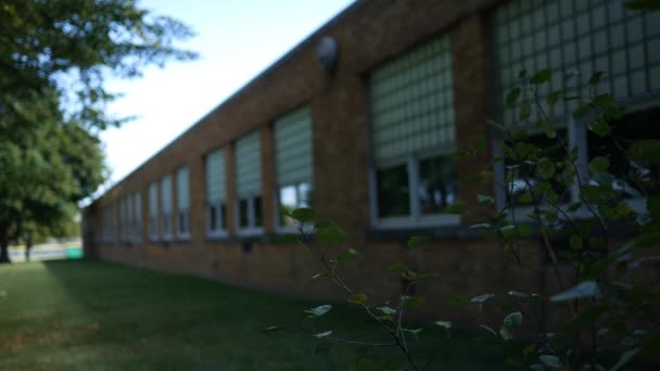 Establishing Shot Old Elementary School Dramatic Angle — Stock Video