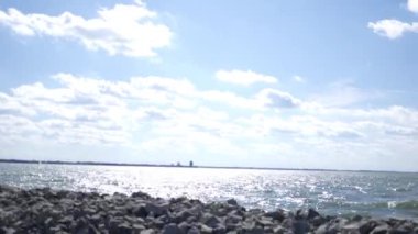Ohio yolunda Erie Gölü boyunca sürüş