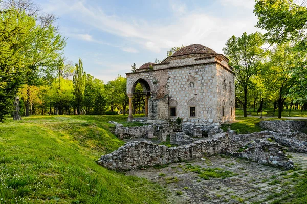 Балі-Бей мечеть в Ni — стокове фото