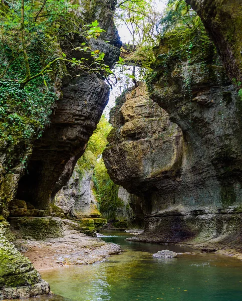 Martvili canyon i Georgien — Stockfoto