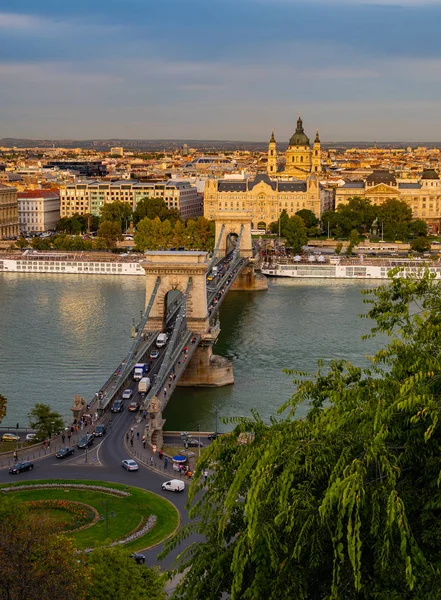 Pont des Chaînes et Basilique Saint-Étienne Images De Stock Libres De Droits