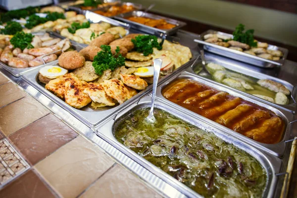 Et yemekleri kasetlerdeki kümesi