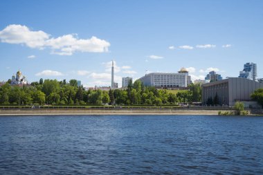 Samara, Rusya Volga Nehri setin. Panoramik şehir. Bir güneşli yaz gününde. 18 Haziran 2018