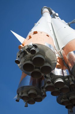 Uzay aracı cosmonautics Samara Rusya Müzesi'nde anıt. Bir güneşli yaz gününde. 23 Haziran 2018