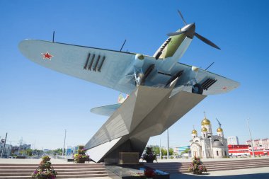 II. Dünya savaşında savaşmış ve Samara Rusya'nın yüklü IL-2, anıt. Bir güneşli yaz gününde. 23 Haziran 2018