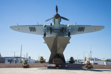 II. Dünya savaşında savaşmış ve Samara Rusya'nın yüklü IL-2, anıt. Bir güneşli yaz gününde. 23 Haziran 2018