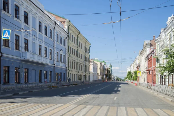 Tarihsel Caddesi Kuibyshev Rusya'nın Samara kentinde almıştır. Bir güneşli yaz gününde. 29 Haziran 2018