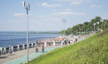 Samara, Rusya Volga Nehri set of panoramik görünümü. Bir güneşli yaz gününde. 30 Haziran 2018