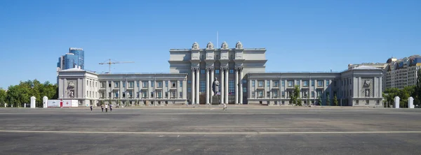 오페라 그리고 발레 사마라, 러시아에서 Kuibyshev 광장에 건물. 여름 화창한 날 31 7 월 2018. — 스톡 사진