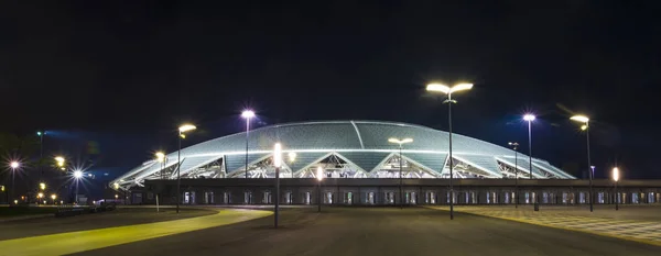 Estadio de fútbol Samara Arena. Samara - la ciudad anfitriona de la Copa Mundial de la FIFA en Rusia en 2018. La noche del 2 de agosto de 2018 —  Fotos de Stock