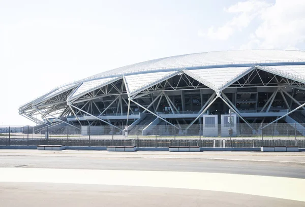 Samara Arena voetbalstadion. Samara - de stad waar het WK in Rusland in 2018. Zonnige dag op 4 augustus, 2018 — Stockfoto