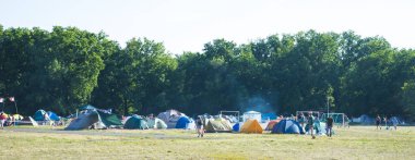 Mastrokosta göller Samara bölgesi Grushinskiy festival. Yaz güneşli günü, 11 Ağustos 2018