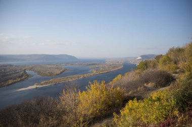 Panoramik Zhiguli dağlar ve Samara Volga Nehri