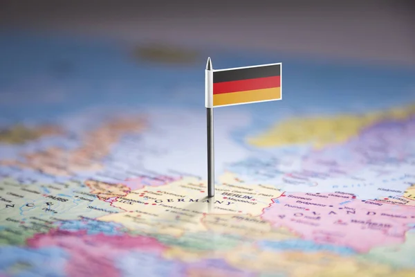 Γερμανία σημειώνονται με μια σημαία στο χάρτη — Φωτογραφία Αρχείου
