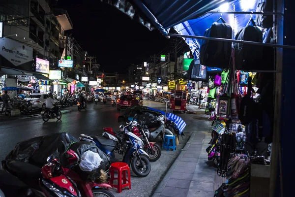 Şehir gece hayatı. Patong Phuket Tayland. 14 Aralık 2018