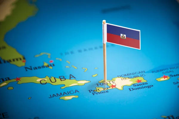 Haiti, které jsou označeny příznakem na mapě — Stock fotografie