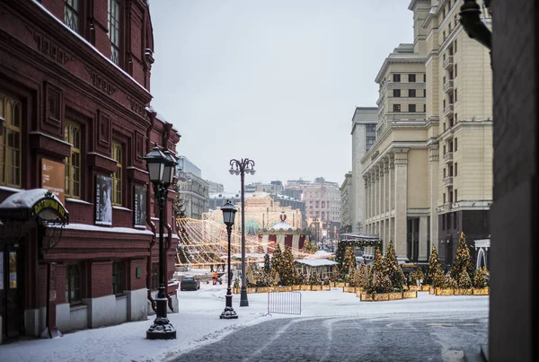 Choinki na plac Maneżowy w Moskwie w Rosji. Dnia 14 stycznia 2019 r. — Zdjęcie stockowe