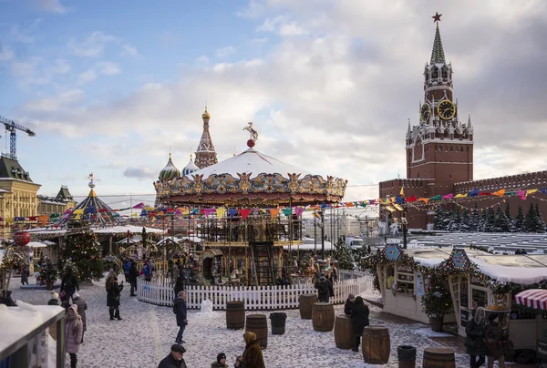 Feria de Navidad en Moscú en la plaza roja de Rusia. Día 15 Enero 2019 — Foto de Stock