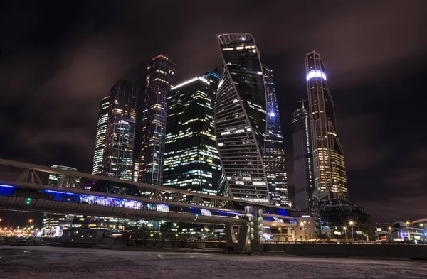 Небоскрёбы Москвы в России. Вечером 15 января 2019 года — стоковое фото