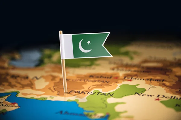 Pakistan marked with a flag on the map — Stock Photo, Image