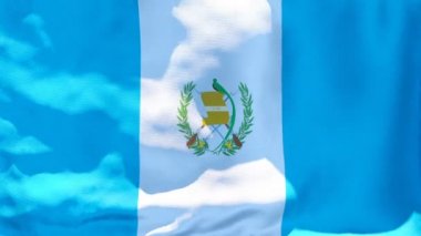 Guatemala 'nın ulusal bayrağı rüzgarda dalgalanıyor.