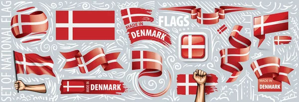 Çeşitli yaratıcı tasarımlarda Danimarka ulusal bayrağının vektör kümesi — Stok Vektör
