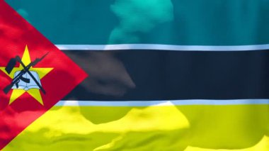 Mozambik 'in ulusal bayrağı rüzgarda dalgalanıyor.