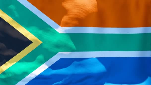 Bandeira nacional da África do Sul treme ao vento — Vídeo de Stock