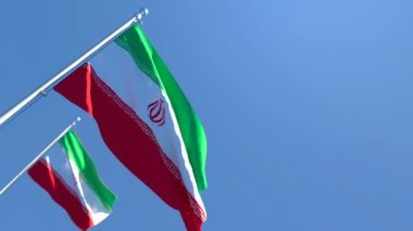 İran 'ın ulusal bayrağı rüzgarda dalgalanıyor