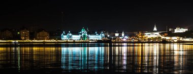 Kazanka nehir yansıma gece Kazan şehir ve çiftçiler Palace panoramik.