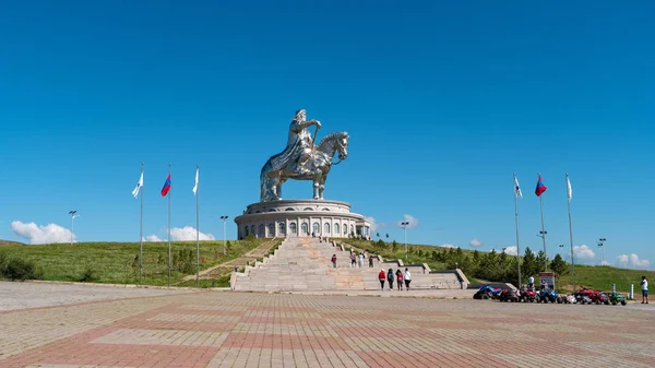 Ulaanbaatar Mongolia August 2018 Genghis Khan Equestrian Statue Tourists Climb — Stock Photo, Image