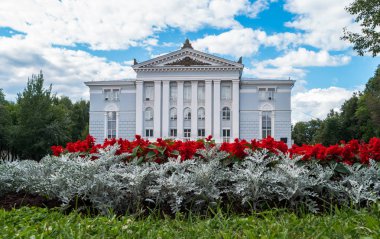 Perm, Rusya - 17 Ağustos 2017: Perm Çaykovski Opera ve Bale Tiyatrosu.