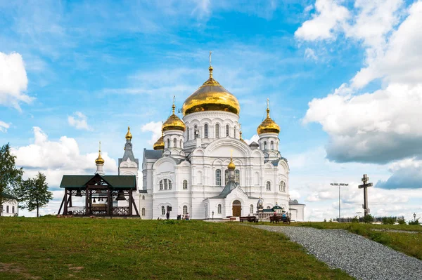 Perm Krai'deki Belogorsky Manastırı, Kungur kasabası yakınlarındaki Rusya.