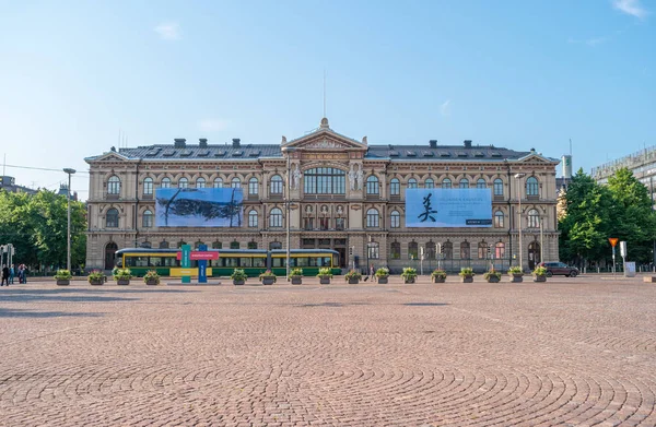 Helsinki, Finlandiya - 21 Haziran 2019: Sanat galerisi Ateneum'un görünümü. Fince Müzesi, uluslararası sanat.