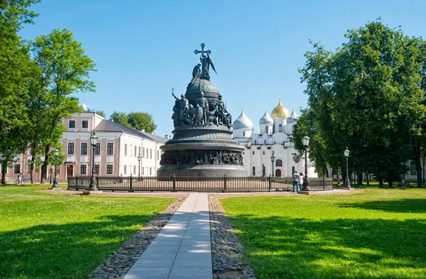 Veliky Novgorod Rusia Junio 2019 Monumento Milenio Rusia Catedral Santa —  Fotos de Stock