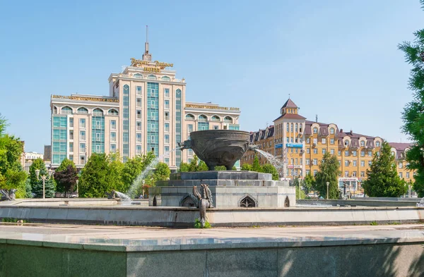 Kazan Russie Août 2020 Vue Fontaine Kazan Sur Fond Hôtel — Photo