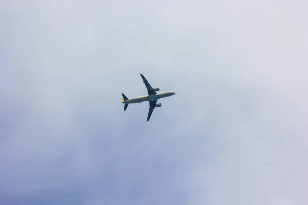 Antalya Turquía Mayo 2018 Aeropuerto Internacional Antalya Avión Está Aterrizando — Foto de Stock