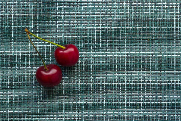 Cerezas Maduras Sobre Fondo Mimbre Primer Plano — Foto de Stock