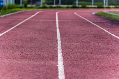 bir yaz günü boş Stadyumu atletizm alanı