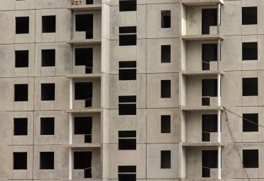 Yapım aşamasında yeni bir daire bina cephe