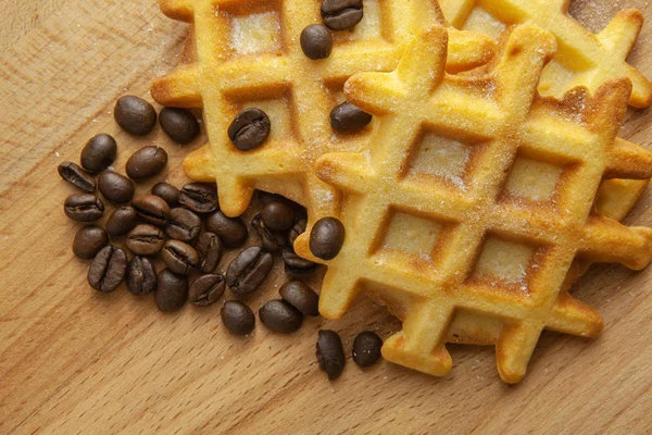 Leckere Frische Belgische Oblaten Getreidekaffee Auf Holzuntergrund Nahaufnahme — Stockfoto