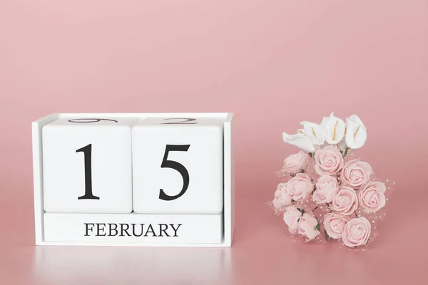 15 februari. Dag 15 van de maand. Kalender kubus op moderne roze achtergrond, concept van zaken en een belangrijke gebeurtenis. — Stockfoto