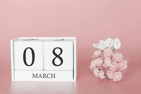 08 maart. Dag 8 van de maand. Kalender kubus op moderne roze achtergrond, concept van zaken en een belangrijke gebeurtenis. — Stockfoto