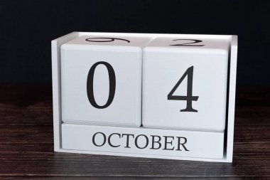 Ekim ayına ait iş takvimi, ayın 4.günü. Planlayıcı düzenleyici tarih veya etkinlik programı kavramı.