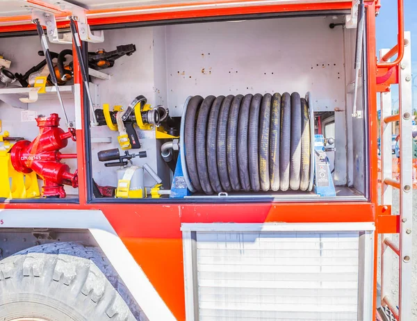 İtfaiye aracı kullanımda, mekanizmalar ve aletler