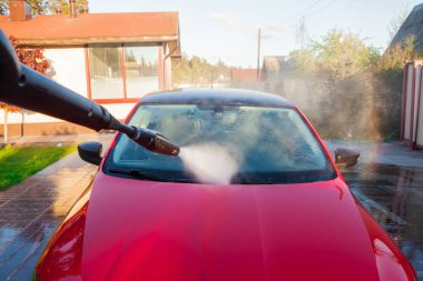 Yıkama araba gövdesi, yüksek basınçlı su ile cam
